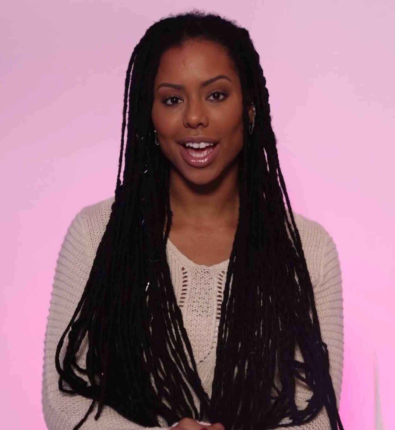 Kira Noir, the actress who films porn, has anal sex, and poses nude